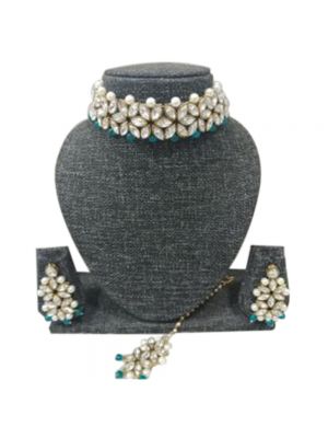 Crystal And Pearl Beaded Elegant Choker With Dark Green And White Color Combination.